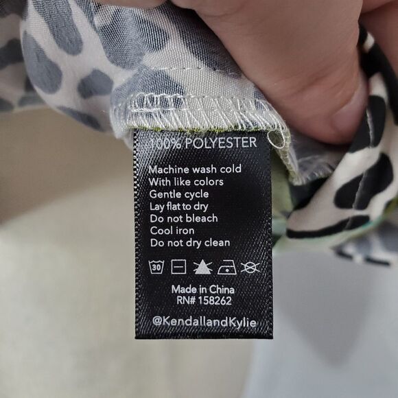 KENDALL + KYLIE crop top animal print floral button down boxy S - Picture 7 of 10